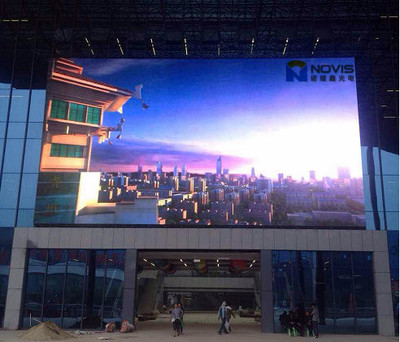 LED显示屏赋能办公楼大厅 从多媒体展示到智慧办公新体验